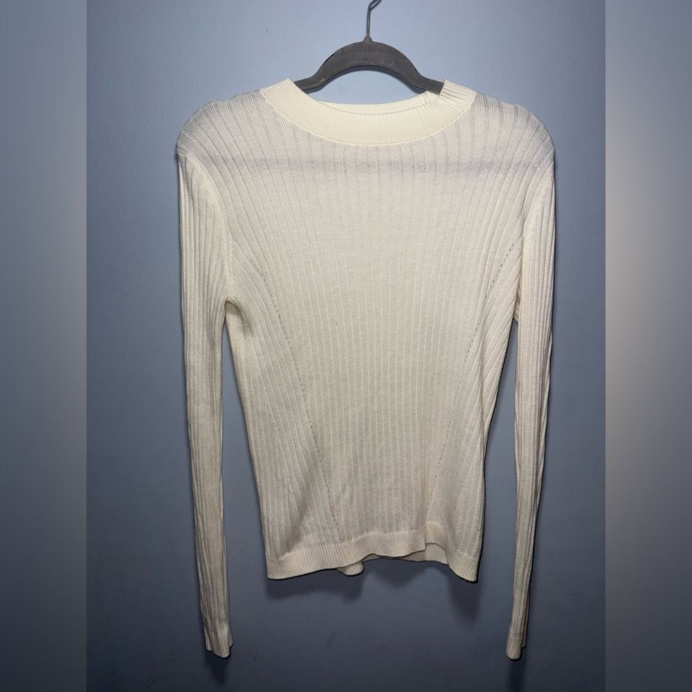 Garage Cream Knit Stretchy Scoop neck Sweater Size Small EUC
